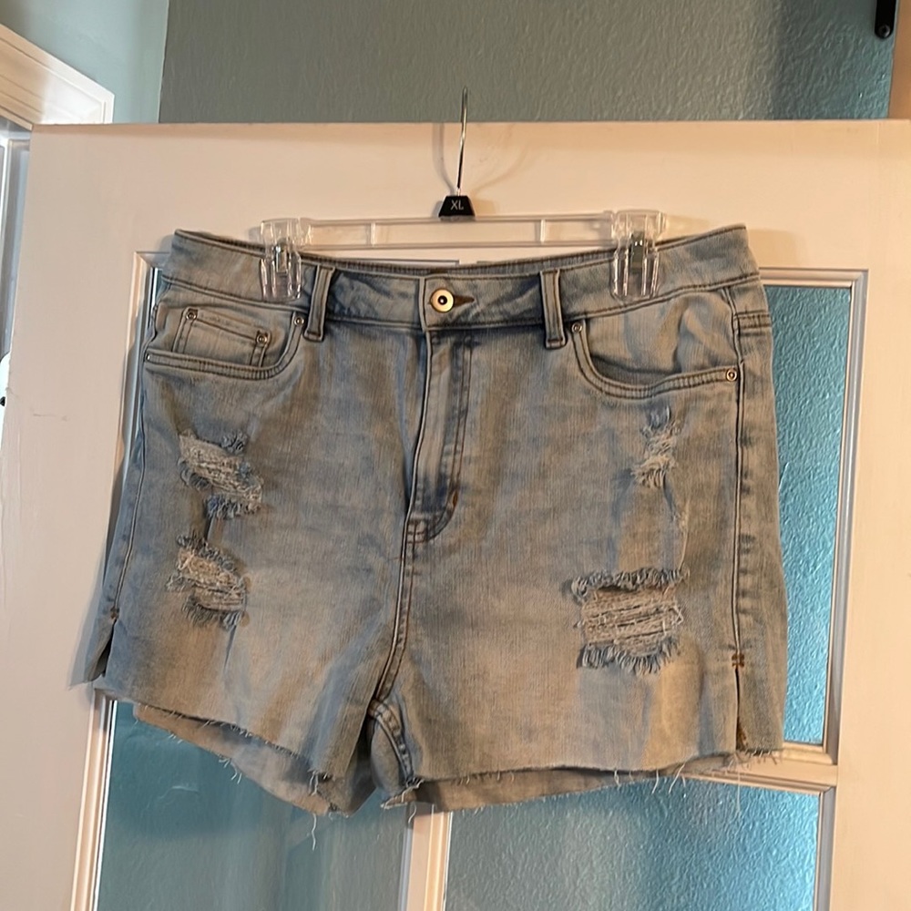 Women’s True Craft distressed denim shorts
